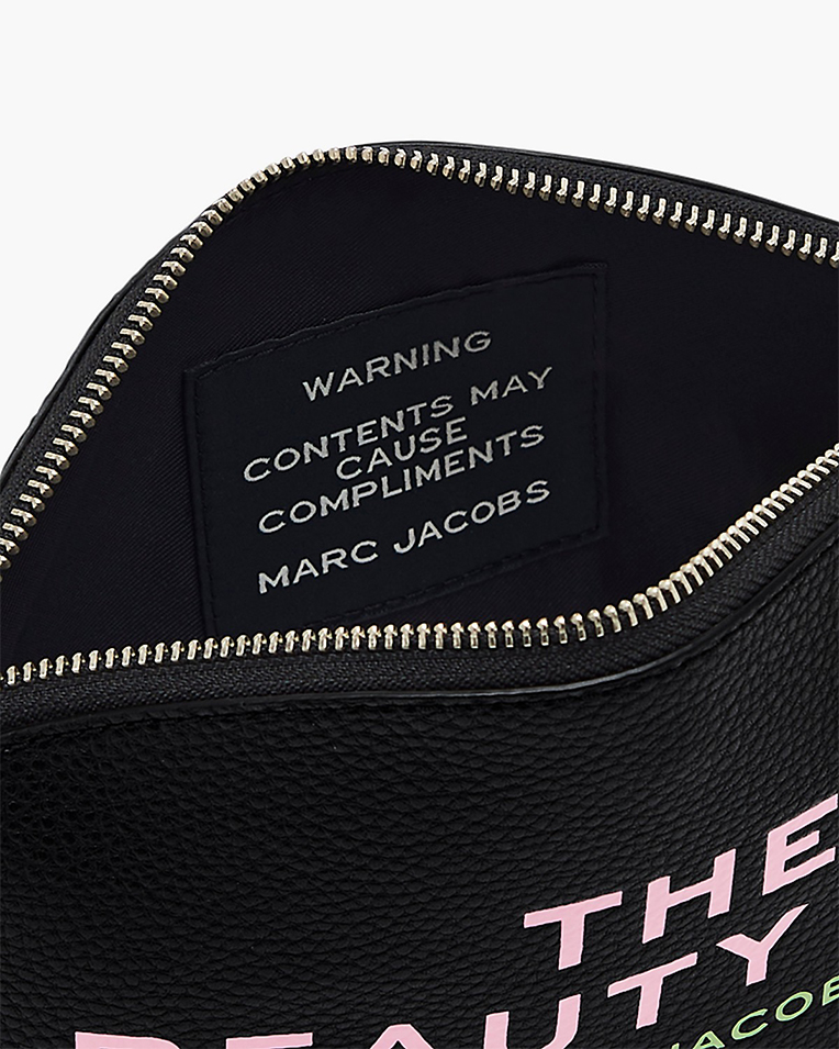 Косметичка женская Marc Jacobs The Sticker Patch Beauty Bag в зернистой коже черный с нашивками 2S5SCP003S01 002