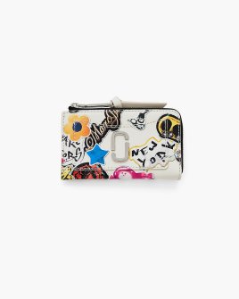 Гаманець жіночий Marc Jacobs Sticker Utility Snapshot Top Zip Multi Wallet в шкірі білий з принтом 2S5SMP016S01 101 Гаманець жіночий Marc Jacobs Sticker Utility Snapshot Top Zip Multi Wallet в шкірі білий з принтом 2S5SMP016S01 101