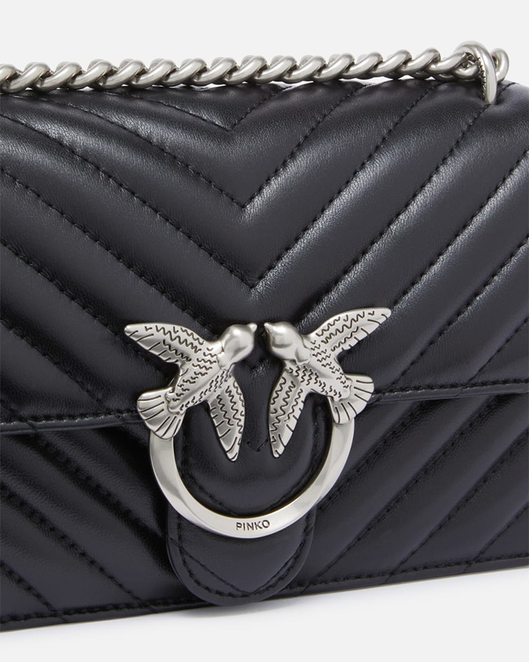Сумка Pinko Mini Love Bag One Chevron через плече із срібною фурнітурою у стьобаній шкірі чорна 12x7х21 см 100074A0GKZ99O