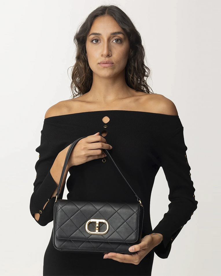 Сумка Twinset Shoulder bag with flap and Oval T, через плече із золотою фурнітурою чорна 25x6х15 см 242TB7252