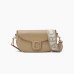 Сумка Marc Jacobs Covered J Marc Large Saddle Bag, через плече шкіра світло коричневий 25x9х17 см 2S3HMS002H03230 Сумка Marc Jacobs Covered J Marc Large Saddle Bag, через плече шкіра світло коричневий 25x9х17 см 2S3HMS002H03230