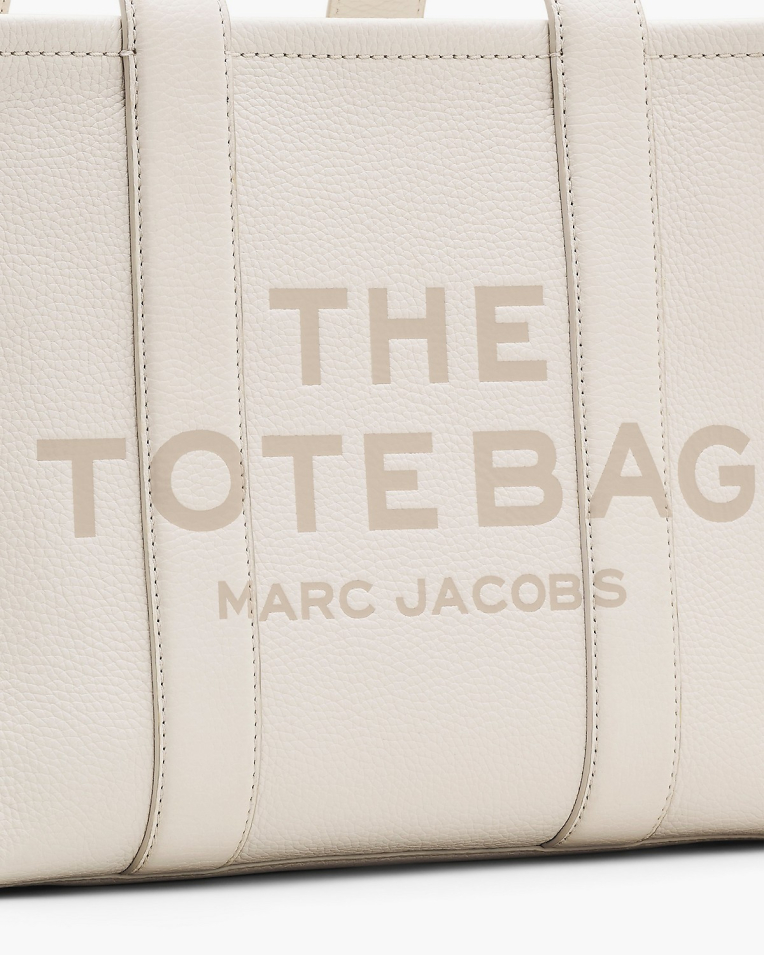 Сумка Marc Jacobs The Leather Medium Tote Bag, тоут зернистая кожа белая 34x15х27 см H004L01PF21140 Сумка Marc Jacobs The Leather Medium Tote Bag, тоут зернистая кожа белая 34x15х27 см H004L01PF21140