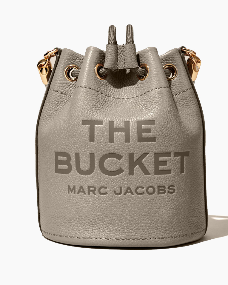 Сумка Marc Jacobs The Leather Bucket bag, торба через плечо зернистая кожа серый 16x16х21 см H652L01PF22055 Сумка Marc Jacobs The Leather Bucket bag, торба через плечо зернистая кожа серый 16x16х21 см H652L01PF22055
