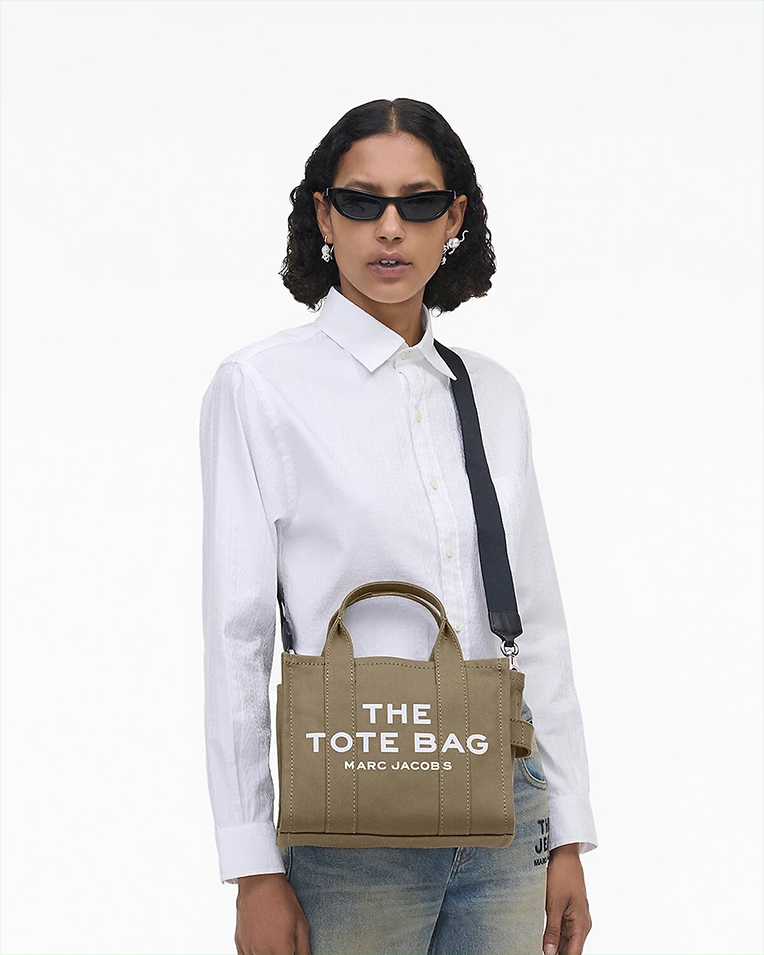 Сумка Marc Jacobs The Canvas Small Tote Bag, тоут текстиль оливковый 26x13х21 см M0016493-372