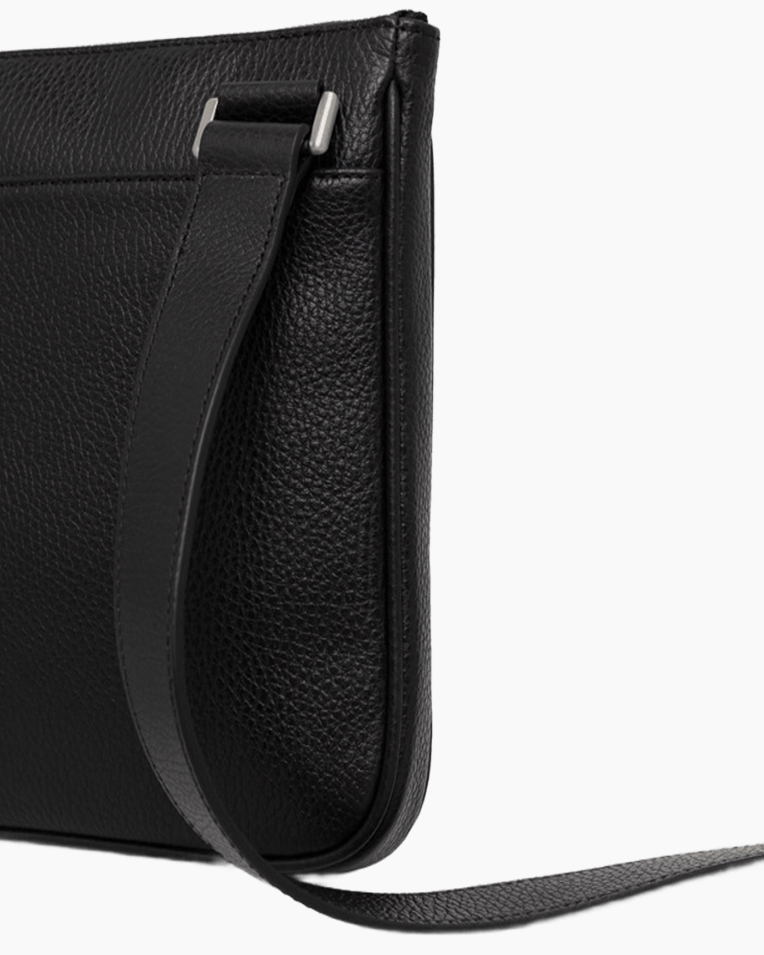 Сумка мужская Emporio Armani через плече на молнии кожа черная 23,5x2,5х22 см Y4M252Y068E