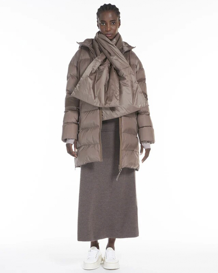 Жіночий пуховик подовжений Max Mara Master з капюшоном шоколад 2426486068600-002