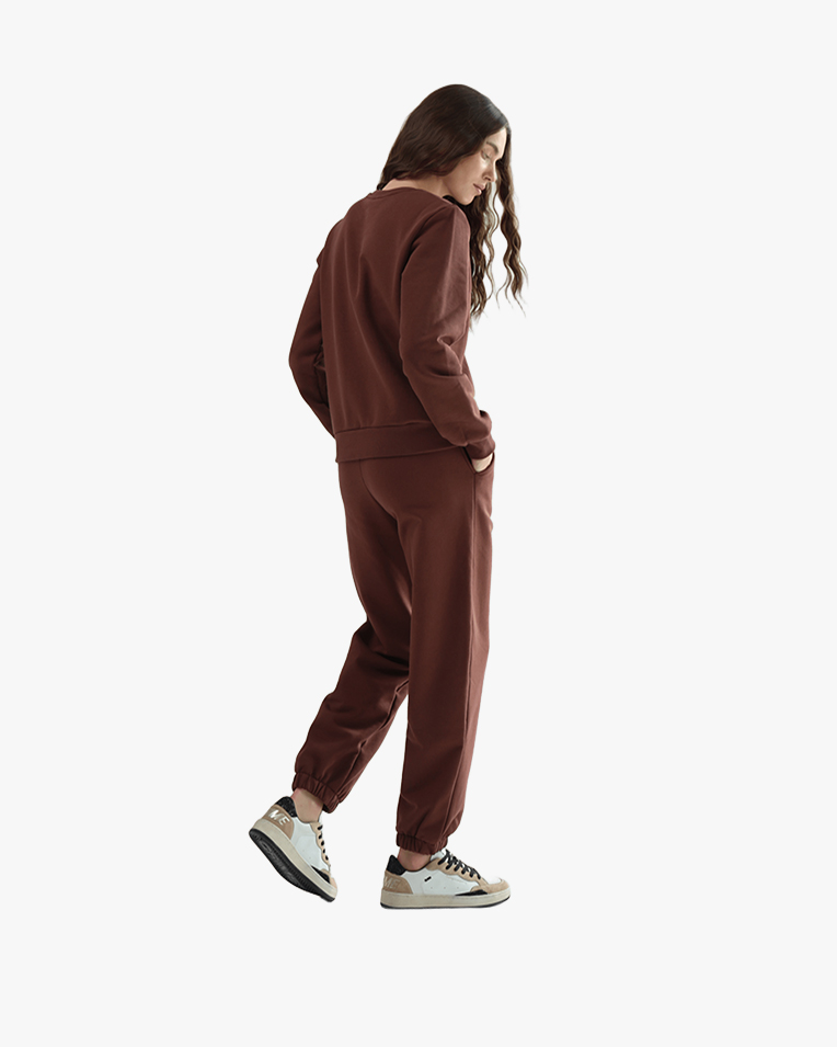 Женский утепленный костюм Gaëlle Paris свитшот с джоггерами коричневый GAABW07500 + GAABW07501 Bruciato Женский утепленный костюм Gaëlle Paris свитшот с джоггерами коричневый GAABW07500 + GAABW07501 Bruciato