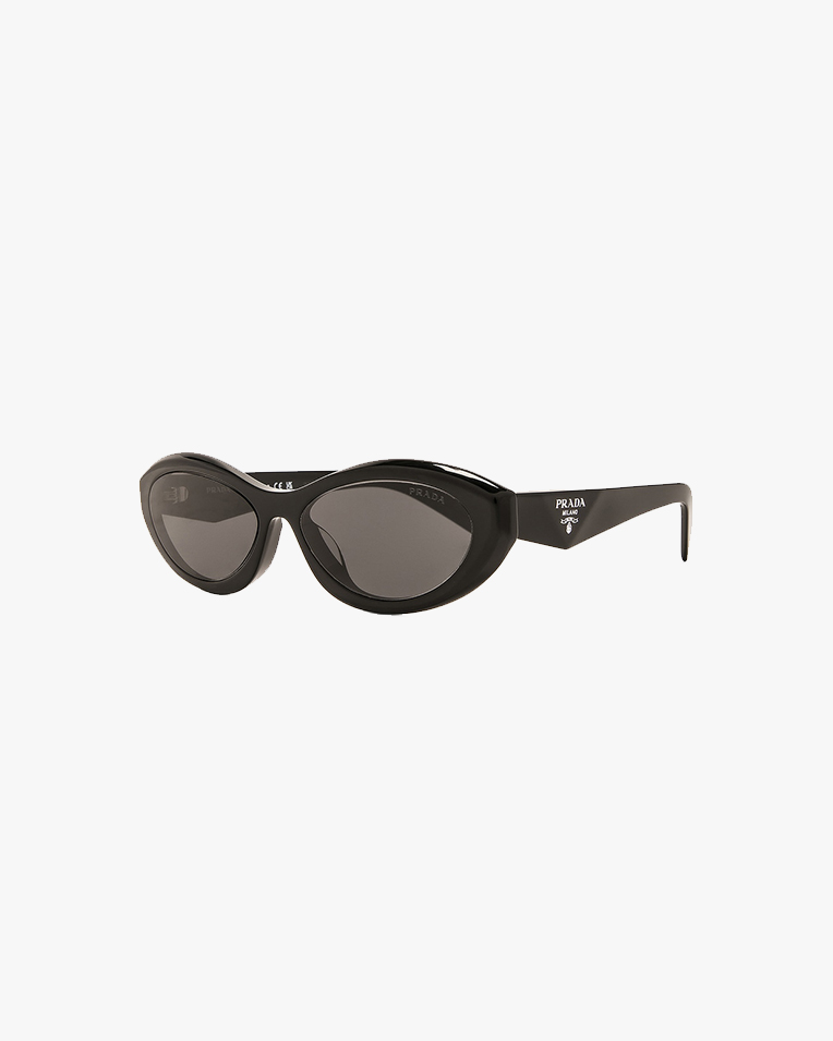Солнцезащитные очки прямоугольные Prada SPR 26Z 16K-08Z в черной оправе