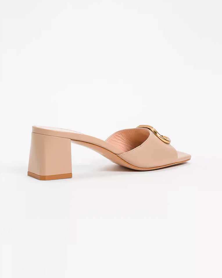 Женские мюли Twinset Leather mules with Oval T кожа коричневые  241TCP182